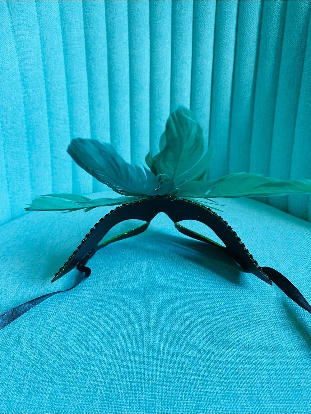 Green Feathered Masquerade Mask
